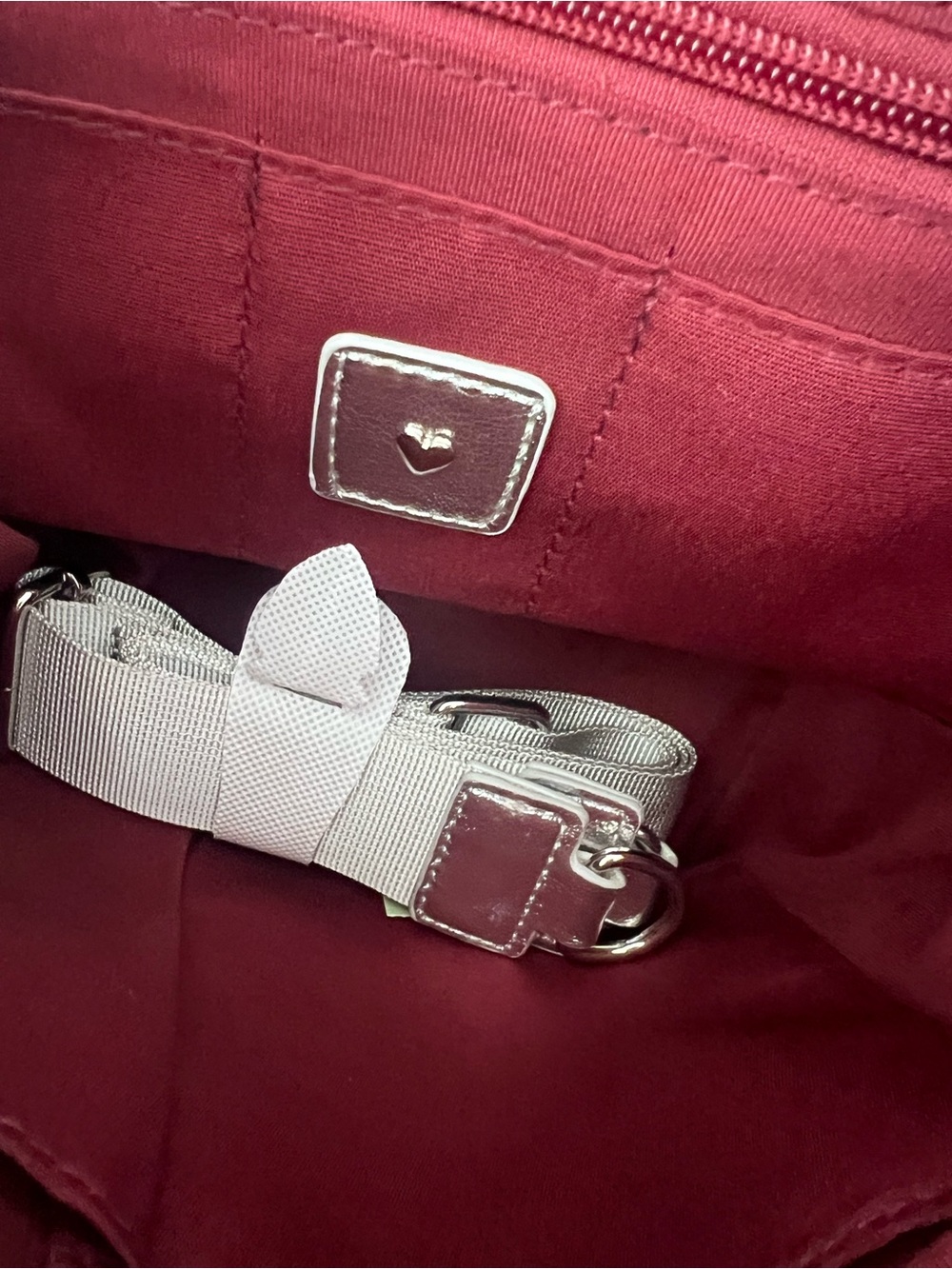 Heart Love Medium-Sized Plain Women's
Crossbody Bag with Coin Holder NWT silver - Picture 8 of 9